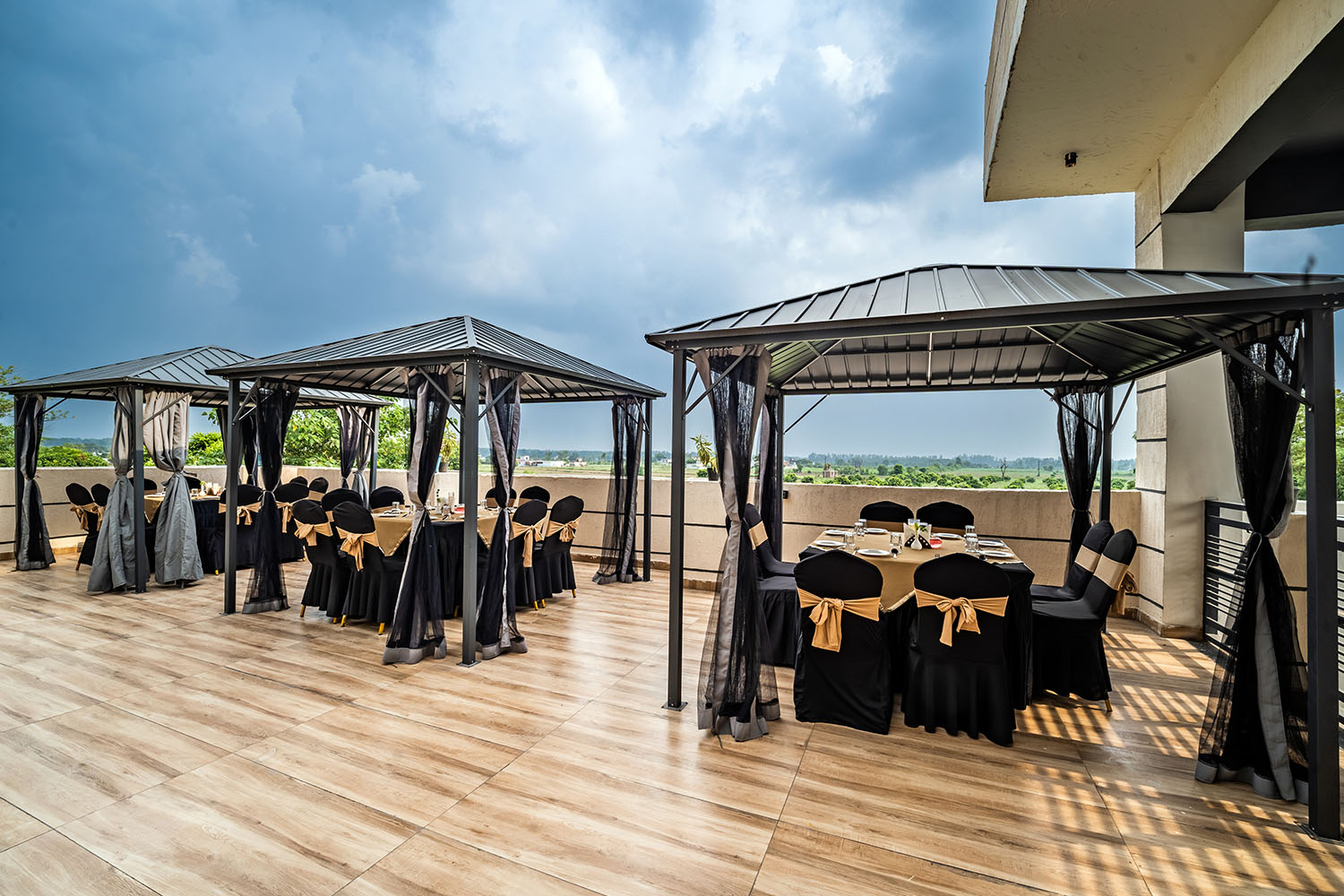 Resort dining moment